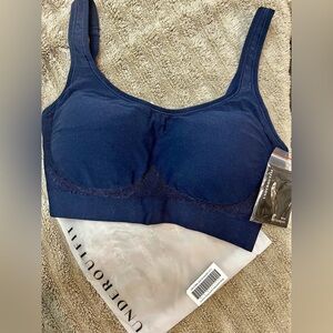 2 Underoutfit sewn in pad medium bras navy and brown